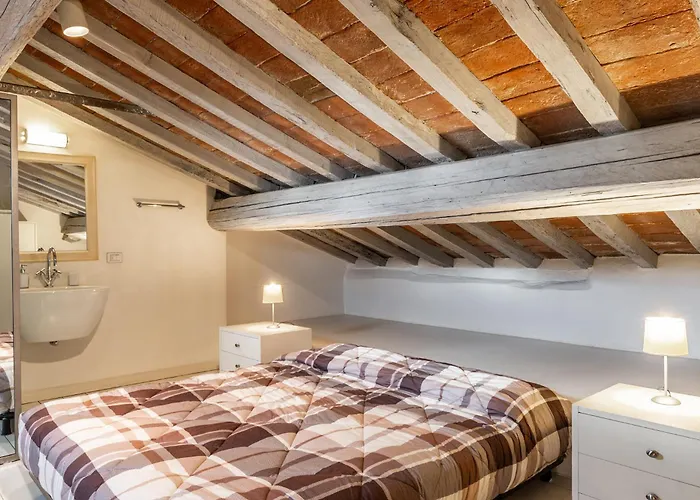 Luxe Paradise - 4 Person, Historic Center Modène