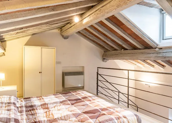 Appartement Luxe Paradise - 4 Person, Historic Center Modène