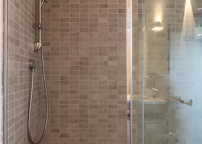 Luxe Paradise - 4 Person, Historic Center 摩德纳