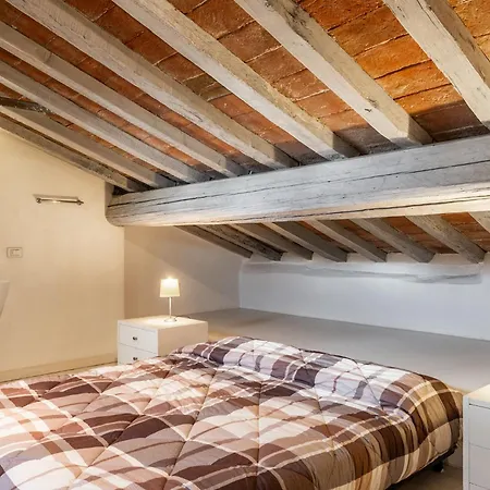 Luxe Paradise - 4 Person, Historic Center Modène